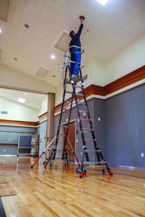 LITTLE GIANT - COMPACT CAGE, 6'-10' Model - ANSI Type IAA - 375 lb Rated, Fiberglass Adjustable Enclosed Elevated Platform  19506-244