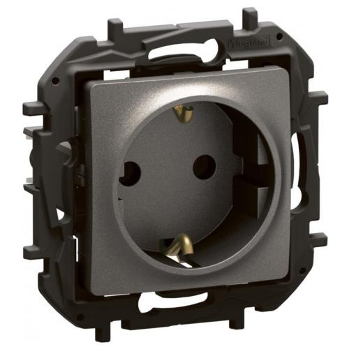 LEGRAND - Socket SCHUKO 16A with child protection Niloe New NP3122MG