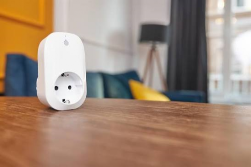 SHELLY - Smart adapter plug 1x Schuko 16A with power metering Shelly Plug - 262047S
