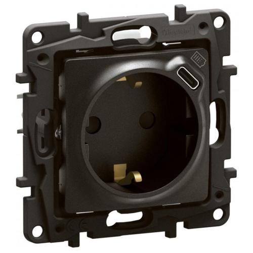 LEGRAND - Socket SCHUKO 16A with child protection and USB type C 1.5A 7.5W Black Niloe New NP3312BK