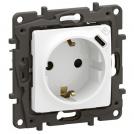 LEGRAND - Socket SCHUKO 16A with child protection and USB type C 1.5A 7.5W white Niloe New NP3312WH